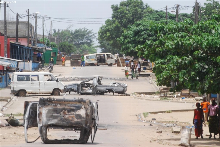 Côte d`Ivoire: opération des forces pro-Gbagbo contre les insurgés d`Abobo